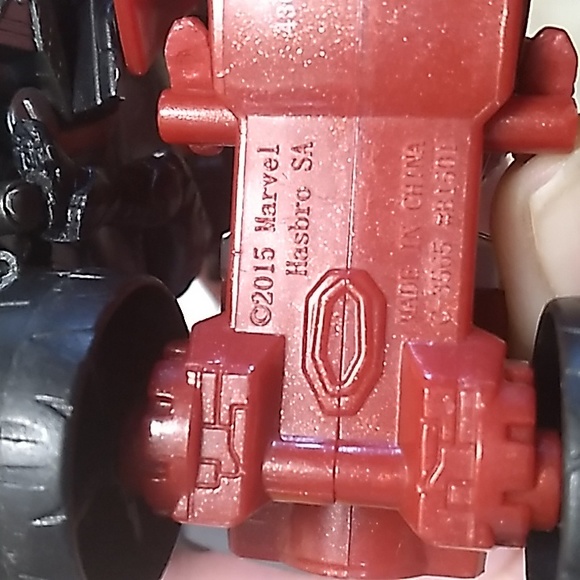 2- 2015 HASBRO MARVEL AVENGERS Age Of Ultron Ironman ATV & Motorcycle - Picture 5 of 12